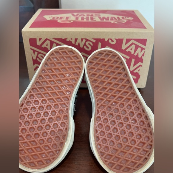 Toddler vans size 4 - Picture 4 of 4
